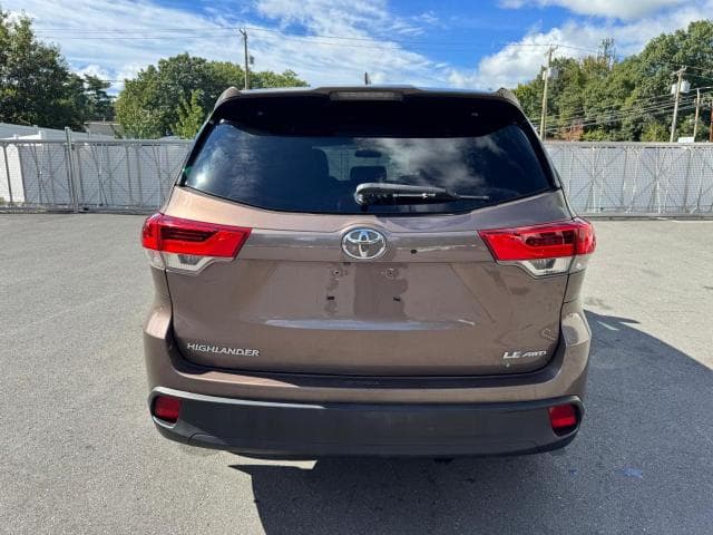2017 TOYOTA HIGHLANDER LE PLUS 6
