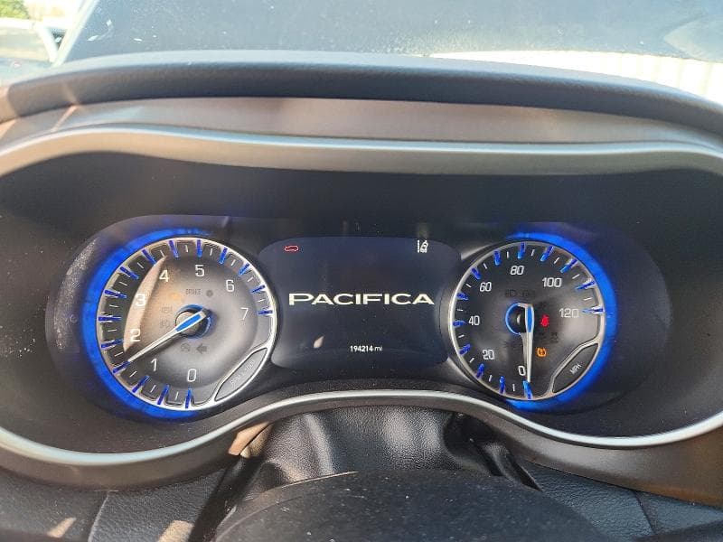 2022 CHRYSLER PACIFICA TOURING L 9