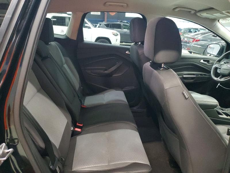 2017 FORD ESCAPE SE 11