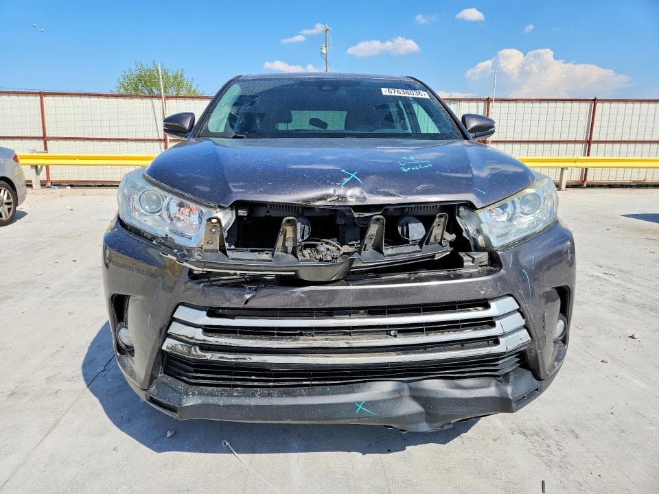 2017 TOYOTA HIGHLANDER LE PLUS 5
