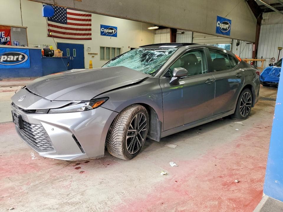 2025 TOYOTA CAMRY XLE - 1