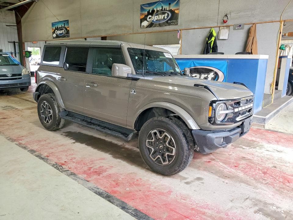 2025 FORD BRONCO OUTER BANKS 4