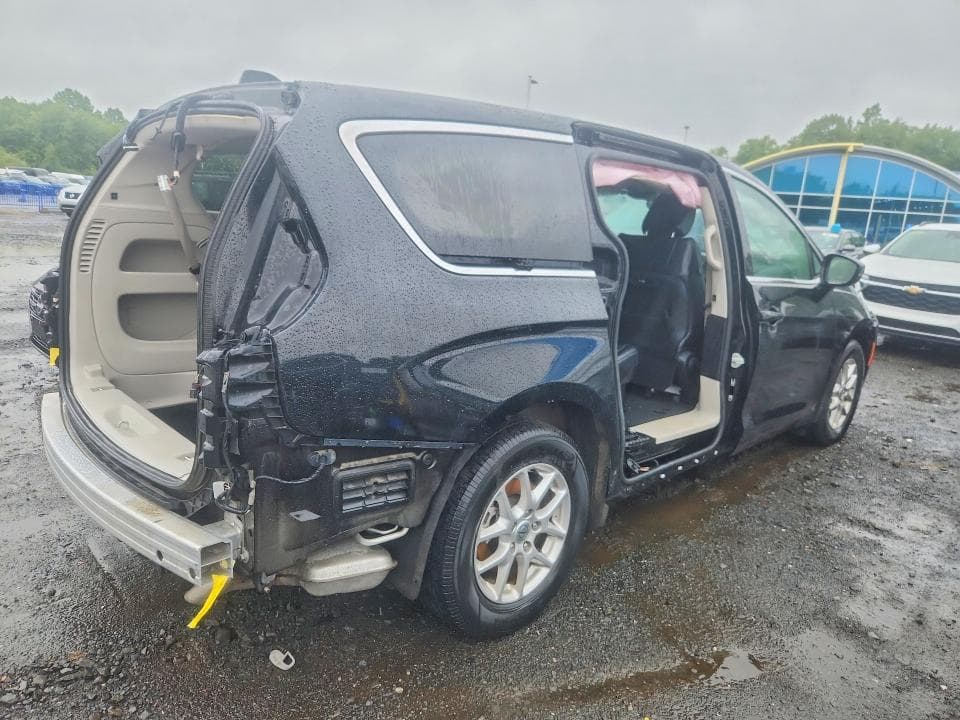 2024 CHRYSLER PACIFICA TOURING L 3