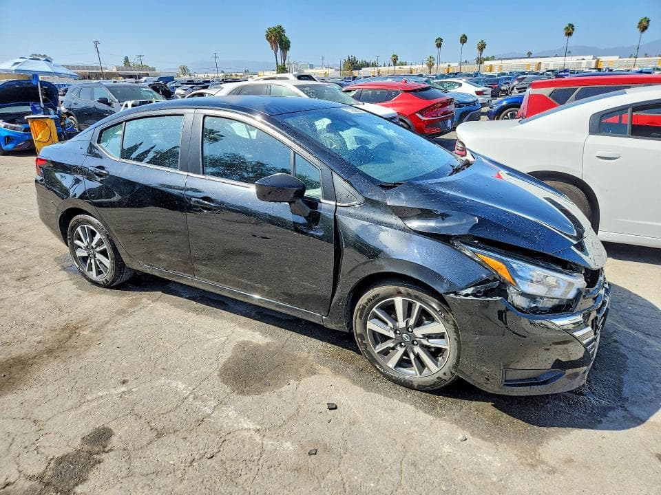 2025 NISSAN VERSA SV 4