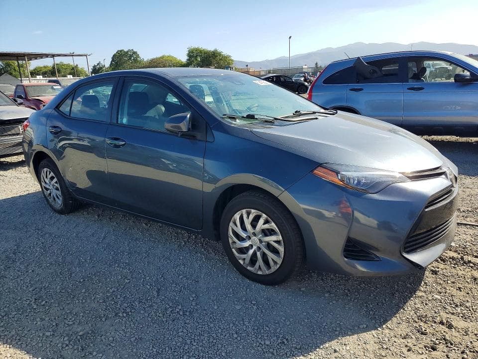 2017 TOYOTA COROLLA LE 4