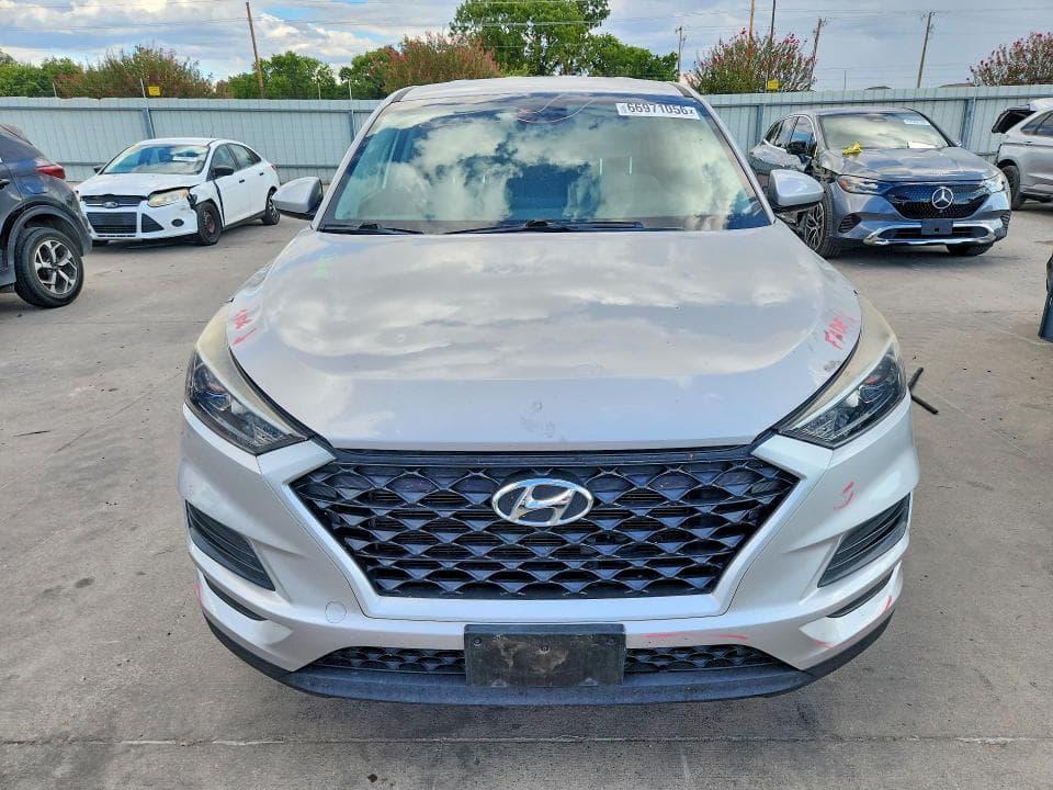 2020 HYUNDAI TUCSON SE 5