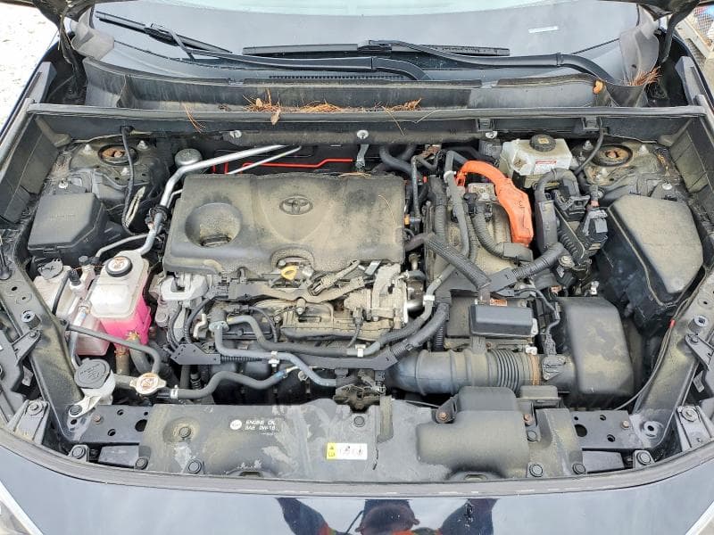 2021 TOYOTA RAV4 XLE 12