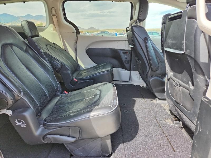 2019 CHRYSLER PACIFICA LIMITED 11