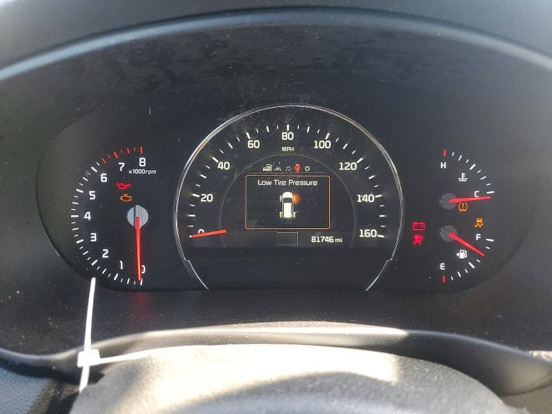 2017 KIA SORENTO LX 9