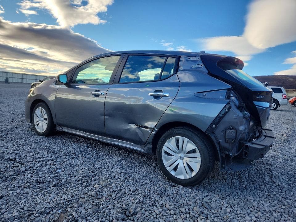 2022 NISSAN LEAF S 2