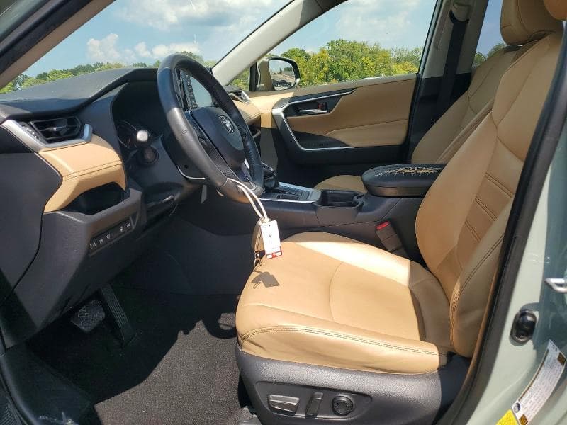2020 TOYOTA RAV4 XLE PREMIUM 7