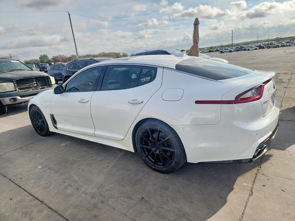 2018 KIA STINGER PREMIUM 2