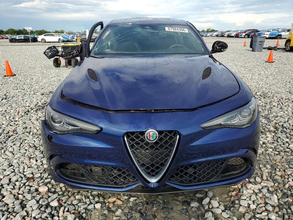 2017 ALFA ROMEO GIULIA QUADRIFOGLIO 5