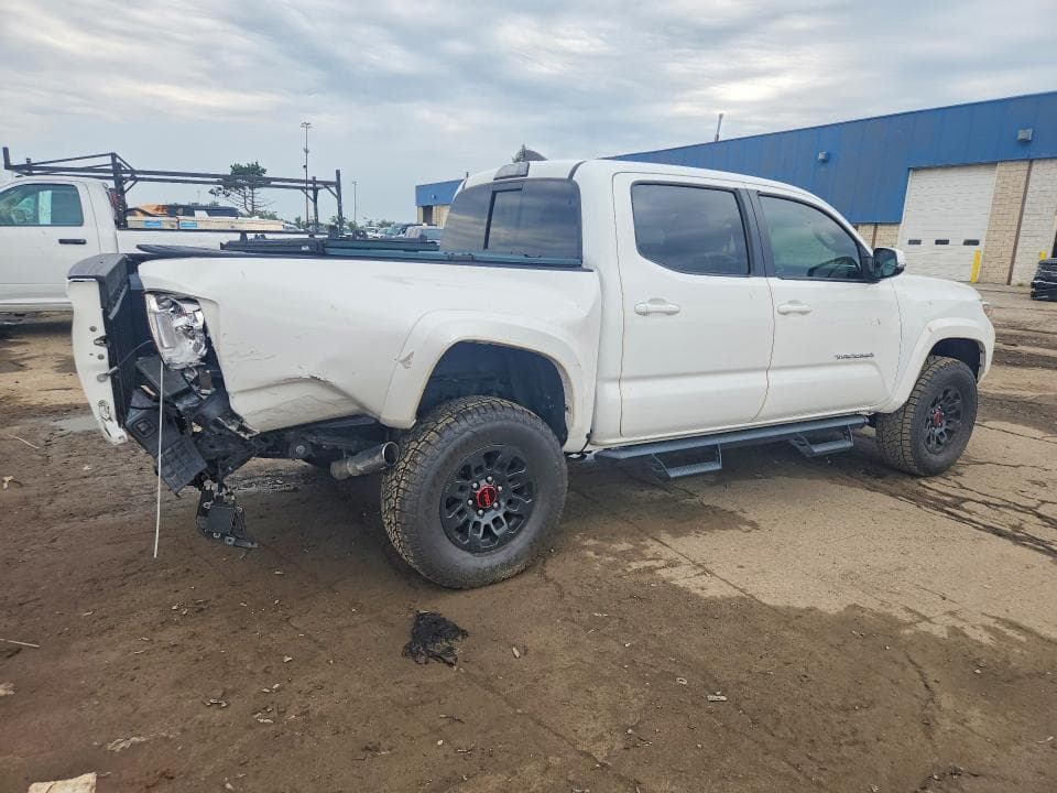 2017 TOYOTA TACOMA 3