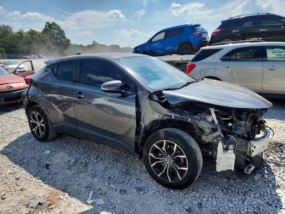 2020 TOYOTA C-HR LE 4