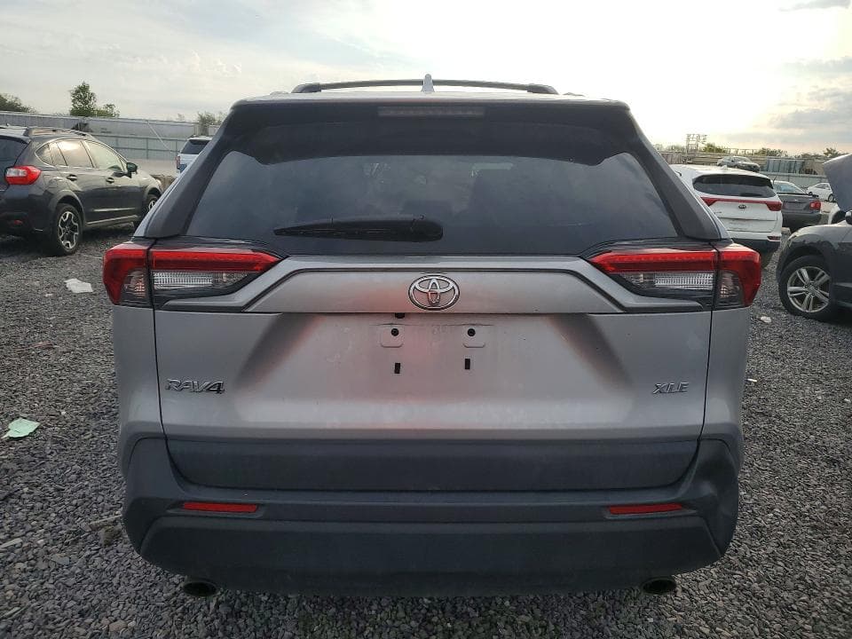 2021 TOYOTA RAV4 XLE 6
