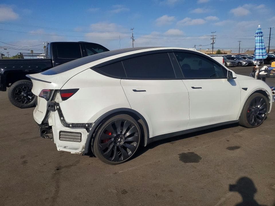 2025 TESLA MODEL Y 3