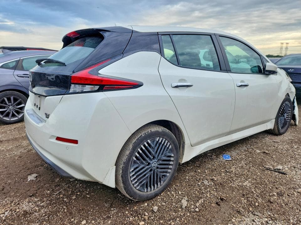 2023 NISSAN LEAF SV PLUS 3
