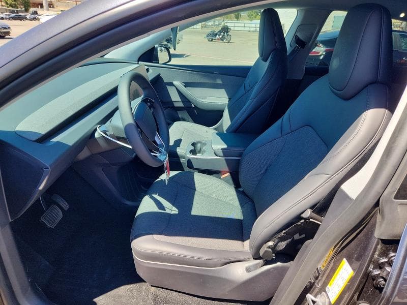 2026 TESLA MODEL Y 7