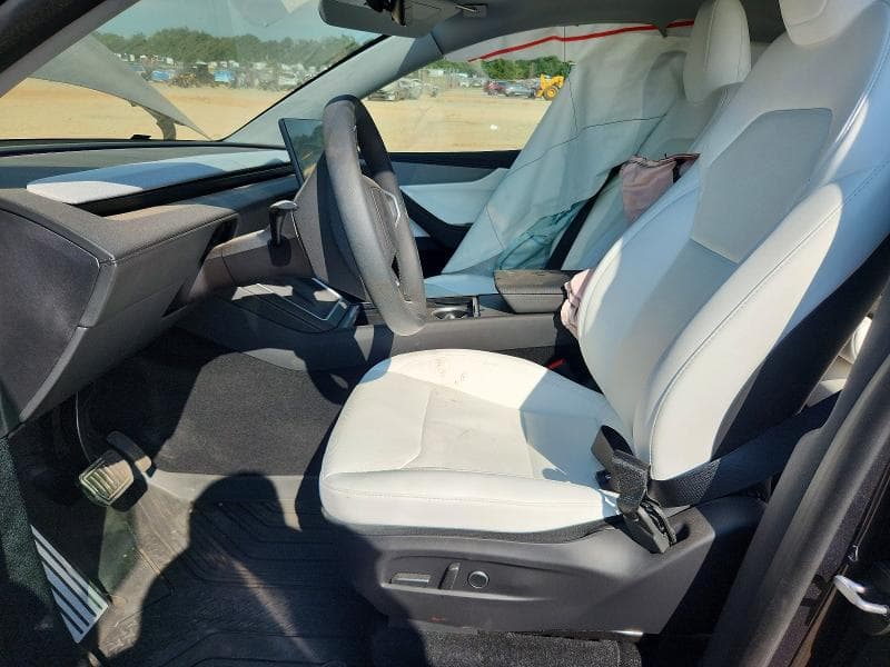 2026 TESLA MODEL Y 7