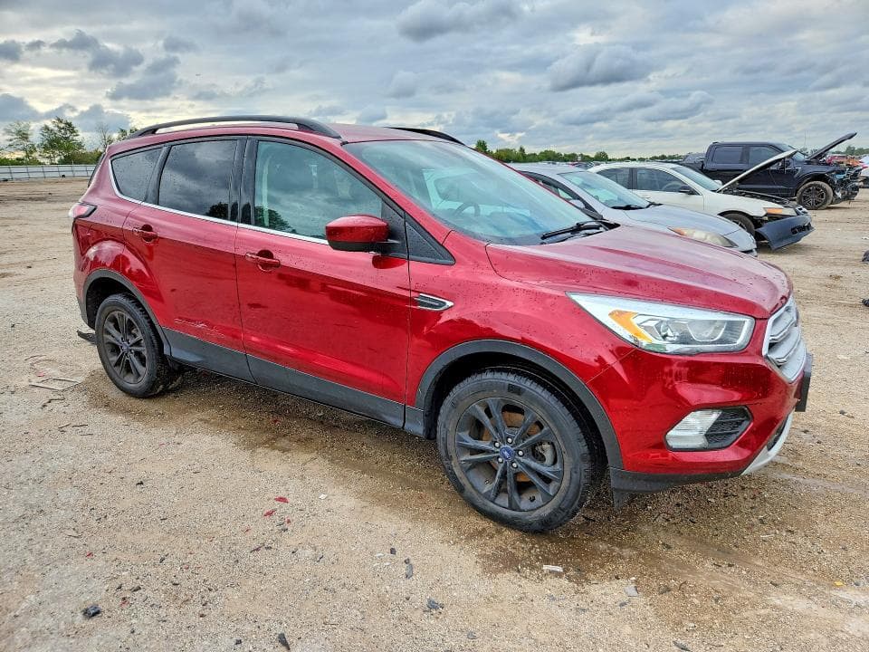 2017 FORD ESCAPE SE 4
