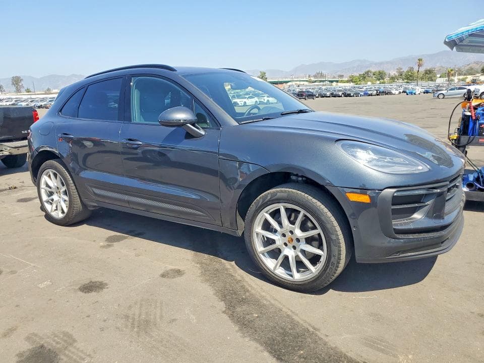 2024 PORSCHE MACAN BASE 4