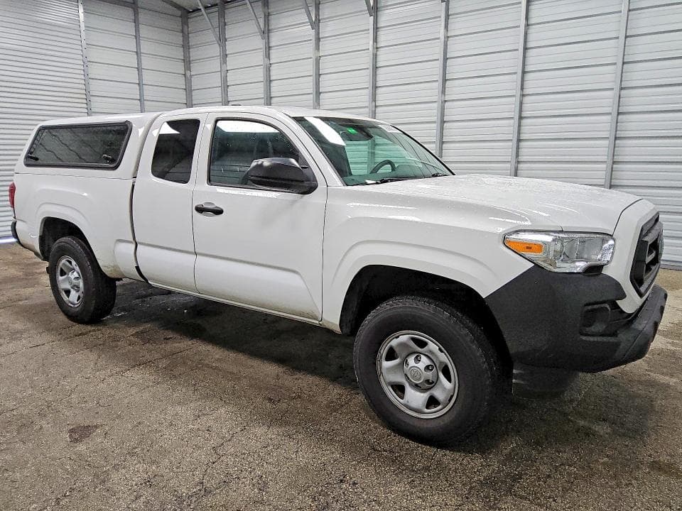 2022 TOYOTA TACOMA SR 4