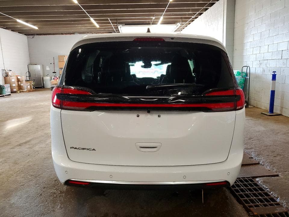 2027 CHRYSLER PACIFICA SELECT 6