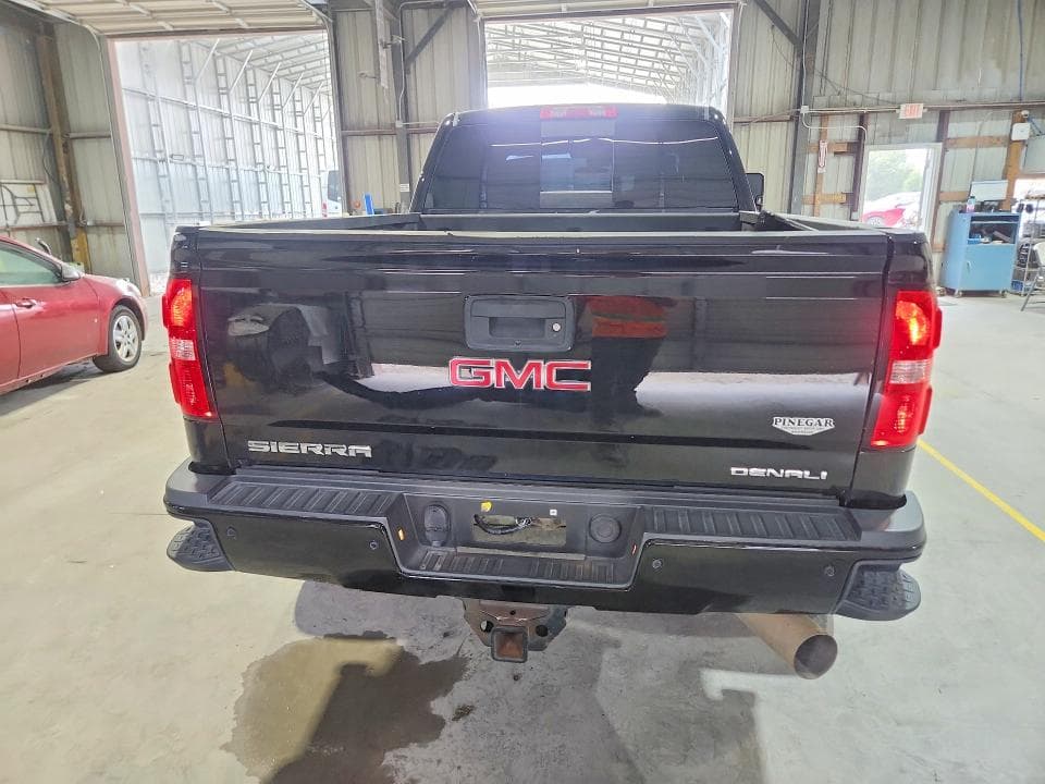 2017 GMC SIERRA K2500 DENALI 6