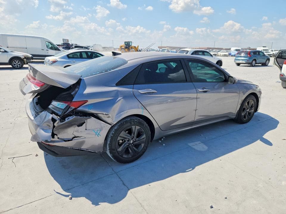 2023 HYUNDAI ELANTRA SEL 3