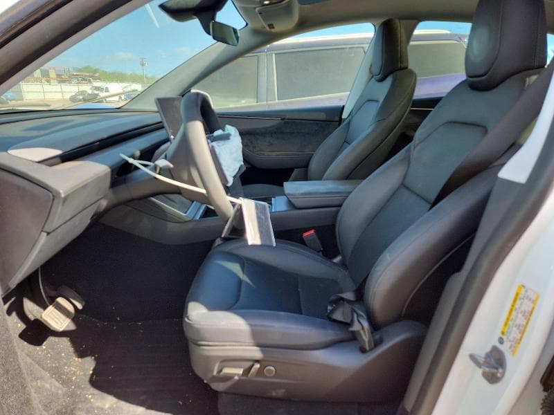 2026 TESLA MODEL Y 7