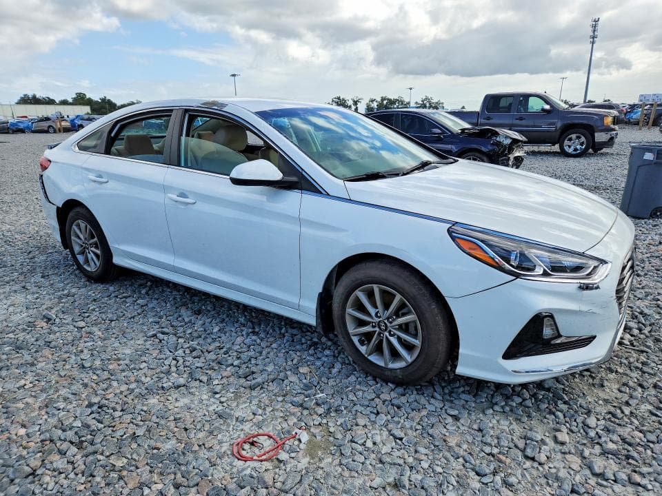 2018 HYUNDAI SONATA SE 4
