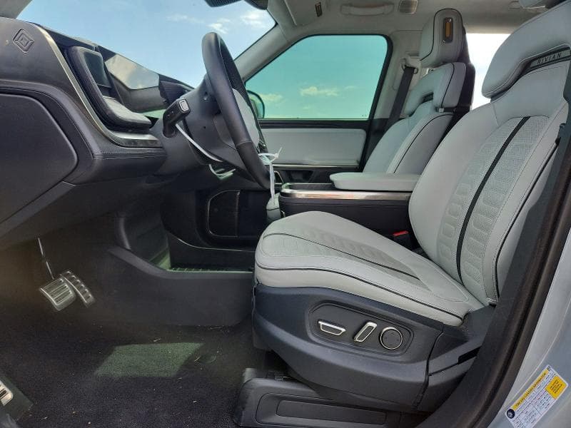 2023 RIVIAN R1T ADVENTURE 7