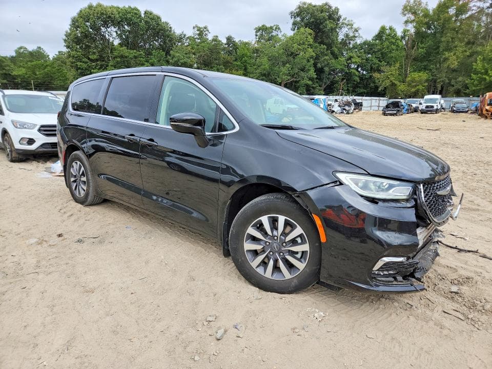 2022 CHRYSLER PACIFICA HYBRID TOURING L 4