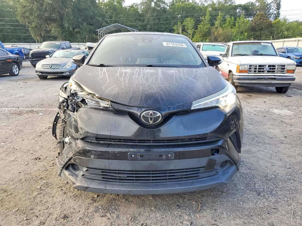 2019 TOYOTA C-HR LE 5