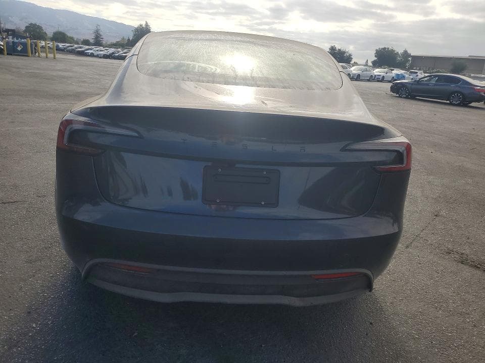 2026 TESLA MODEL 3 6