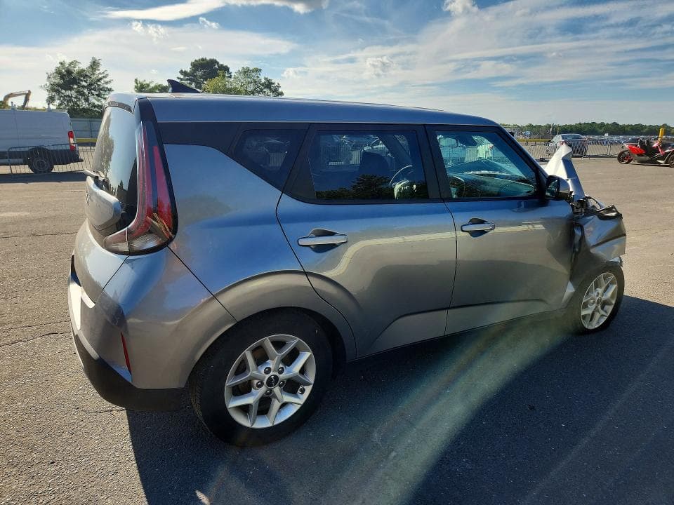 2025 KIA SOUL LX 3