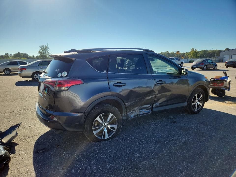 2017 TOYOTA RAV4 XLE 3