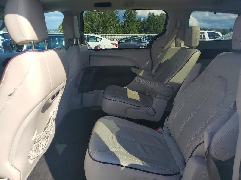 2017 CHRYSLER PACIFICA LIMITED 11