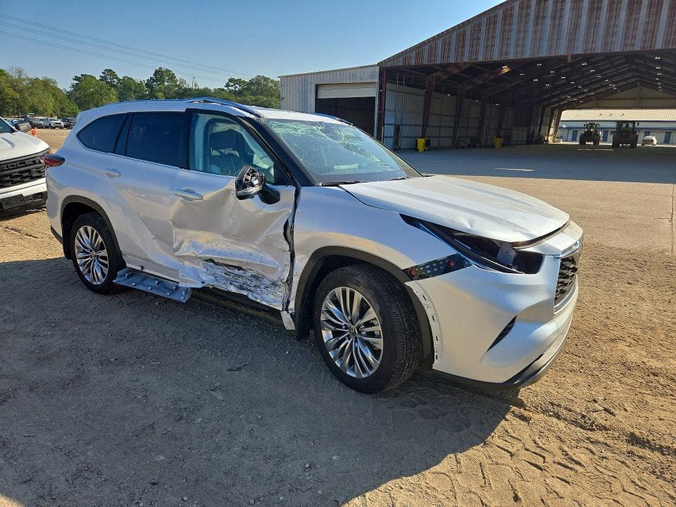2025 TOYOTA HIGHLANDER HYBRID PLATINUM 4