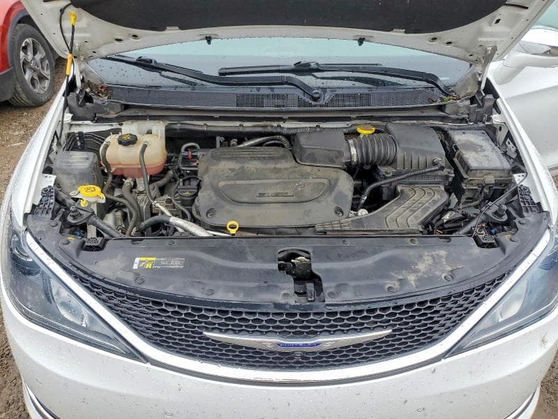 2019 CHRYSLER PACIFICA LIMITED 12