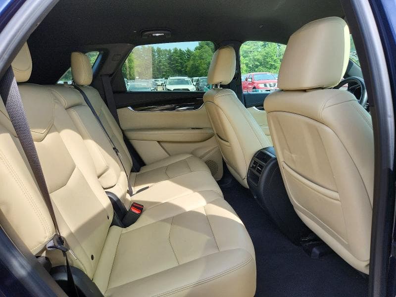 2017 CADILLAC XT5 11