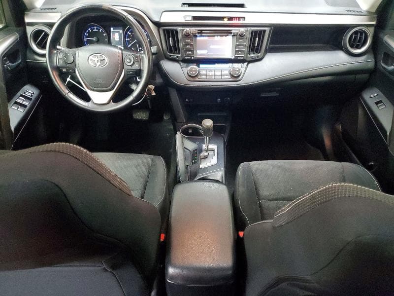 2017 TOYOTA RAV4 XLE 8