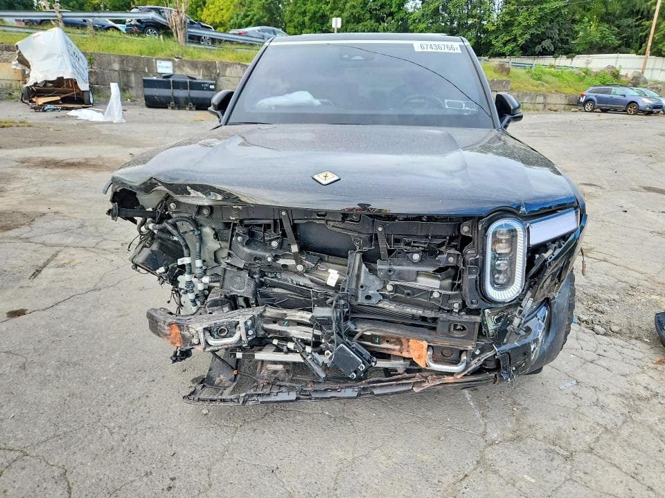 2023 RIVIAN R1S ADVENTURE 5