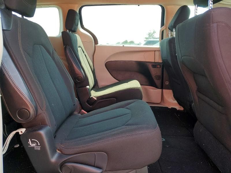 2020 CHRYSLER PACIFICA TOURING 11