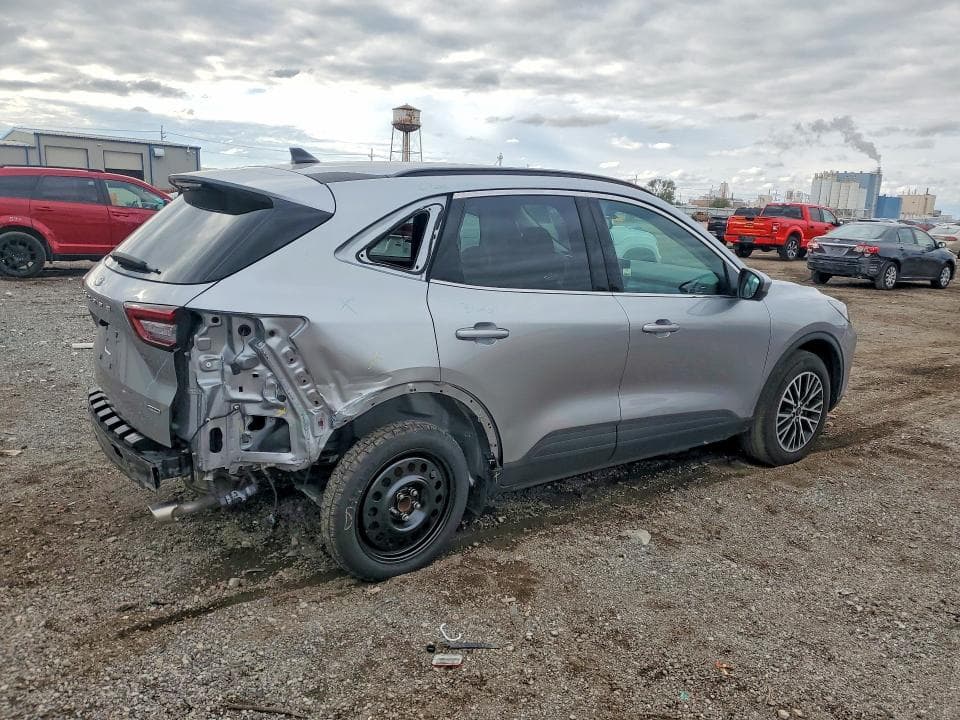 2024 FORD ESCAPE 3