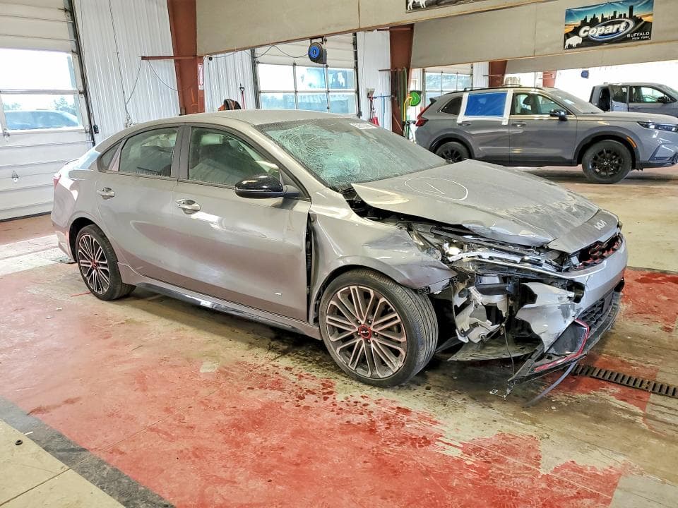 2023 KIA FORTE GT 4