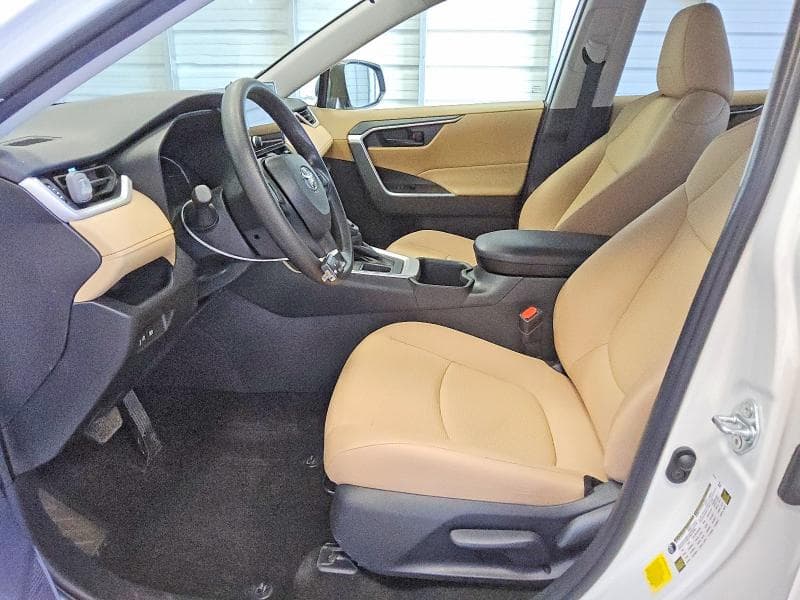2025 TOYOTA RAV4 LE 7