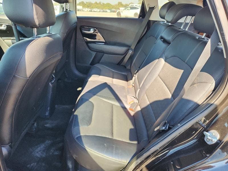 2017 KIA NIRO EX 10