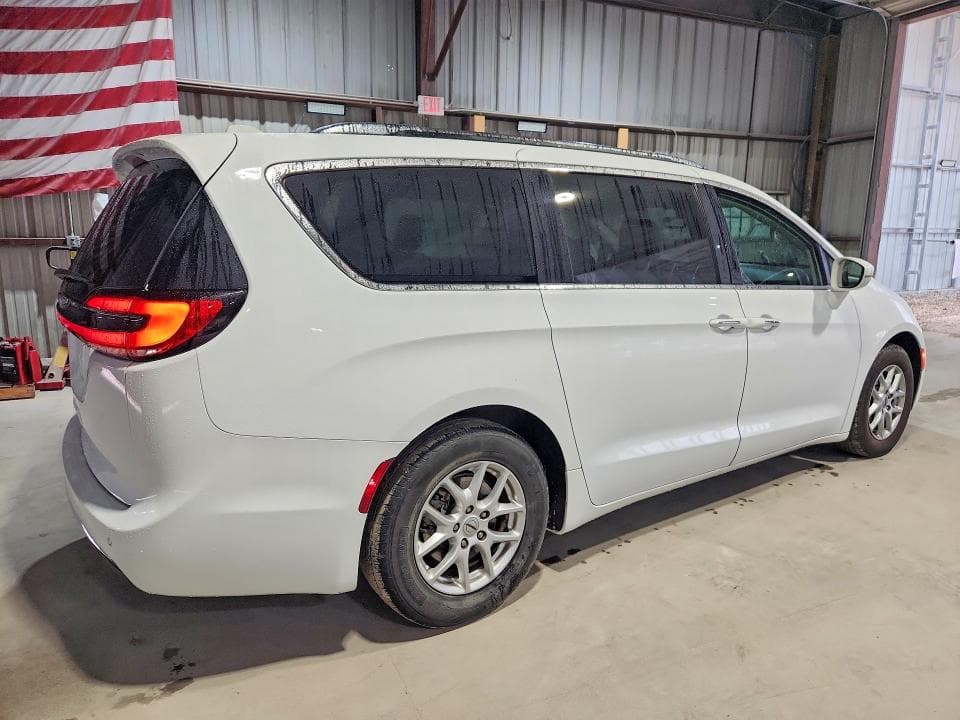 2021 CHRYSLER PACIFICA TOURING L 3
